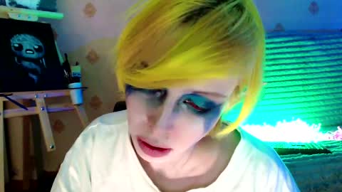 Snapshot of raziel_haze chatting on 7, 4, 2026 Yrriel Strife Candy-Demon Caveboy mr. Cringe online show from 7, 4, 2026