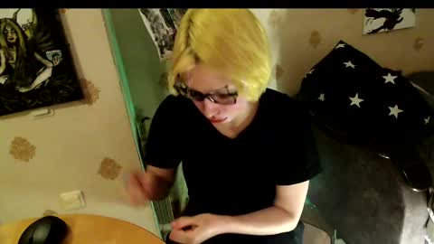 Snapshot of raziel_haze chatting on 10, 4, 2026 Yrriel Strife Candy-Demon Caveboy mr. Cringe online show from 10, 4, 2026