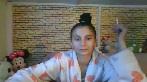 Snapshot of real_coupl3 chatting on 20, 11, 2025 real_coupl3 online show from 20, 11, 2025