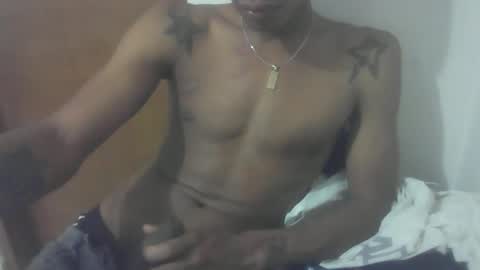 Snapshot of realmenol24k chatting on 14, 2, 2026 SexyFlacko online show from 14, 2, 2026