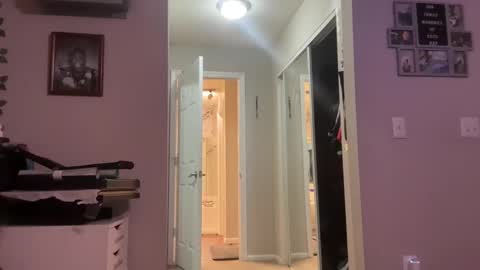 Preston  Stella online show from 5, 2, 2025