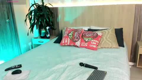 I invite you to my birthday on November 3th  online show from 23, 4, 2026