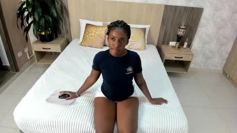 Snapshot of rebeca_cortez1 chatting on 30, 5, 2026 I invite you to my birthday on November 3th online show from 30, 5, 2026