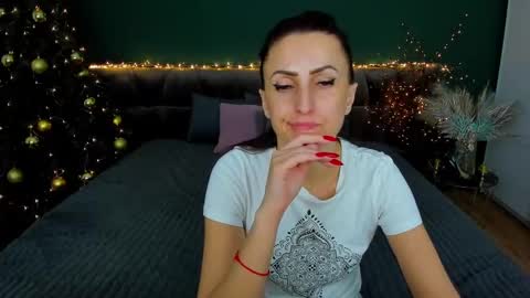 rebecca_diamonds online show from 12, 1, 2025