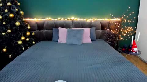 rebecca_diamonds online show from 12, 1, 2026