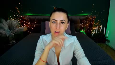 rebecca_diamonds online show from 5, 3, 2026