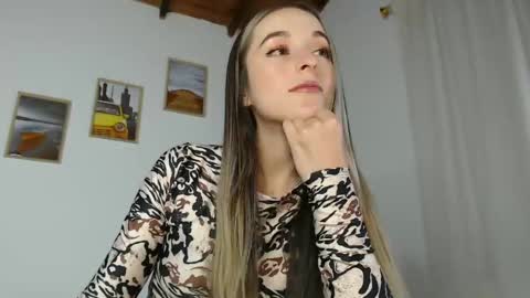 Snapshot of rebecca_johonsonn chatting on 14, 1, 2025 Becca Johnsoon online show from 14, 1, 2025