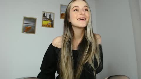 Snapshot of rebecca_johonsonn chatting on 8, 2, 2025 Becca Johnsoon online show from 8, 2, 2025