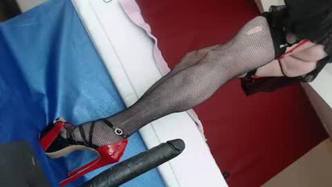 Snapshot of rebeccalachaude chatting on 15, 2, 2025 Rebeccalachaude online show from 15, 2, 2025