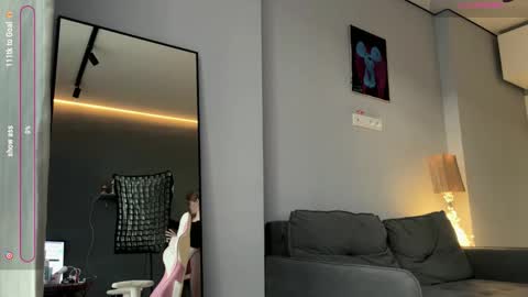 Rebecca Nikson online show from 17, 9, 2025