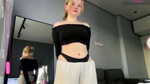 Rebecca Nikson online show from 26, 9, 2025