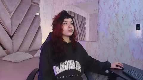 red_pandaa online show from 28, 7, 2026