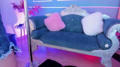     online show from 24, 4, 2026