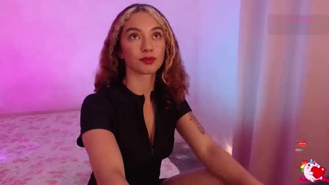 Snapshot of red_velvett0 chatting on 20, 11, 2025 red_velvett0 online show from 20, 11, 2025