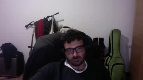 redbonezzzz online show from 15, 4, 2026