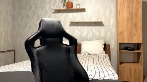 Snapshot of redbullshine chatting on 23, 9, 2025 redbullshine online show from 23, 9, 2025