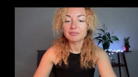 reddgirll online show from 5, 3, 2025