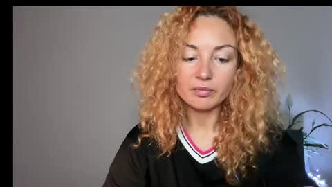 reddgirll online show from 7, 3, 2025