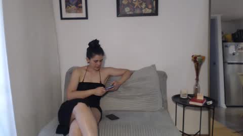 redfloweer online show from 8, 1, 2025