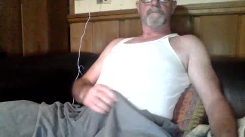 Snapshot of redfox60010 chatting on 6, 7, 2026 redfox60010 online show from 6, 7, 2026