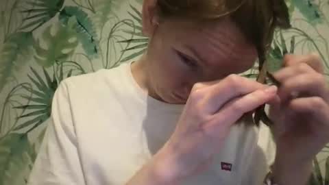 Snapshot of redfoxofficial chatting on 14, 11, 2025 Redfox online show from 14, 11, 2025