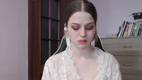 Lily online show from 12, 12, 2024