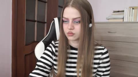 Snapshot of redhead_rabbit chatting on 3, 5, 2026 Lily online show from 3, 5, 2026