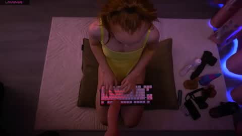 Redhead Shark online show from 29, 4, 2026