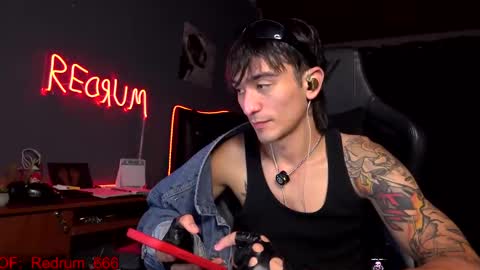 Red online show from 7, 10, 2025