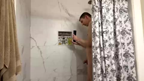 Snapshot of reelbigwang chatting on 9, 10, 2025 reelbigwang online show from 9, 10, 2025