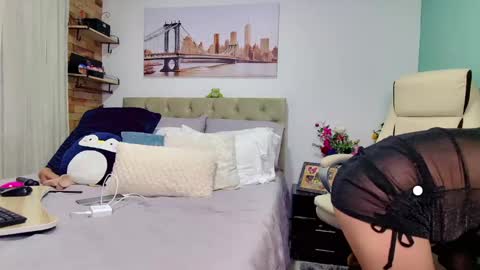 Yanella online show from 24, 2, 2025