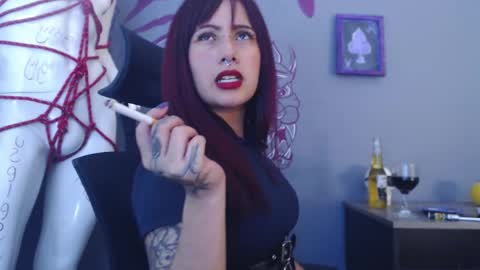 Snapshot of regina_iris chatting on 18, 4, 2026 Regina online show from 18, 4, 2026
