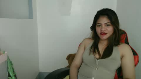 reign2525 online show from 10, 3, 2025