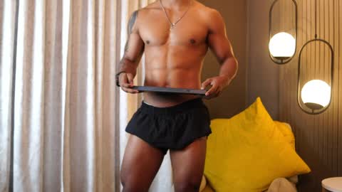 Snapshot of reik_von chatting on 9, 5, 2026 Reik online show from 9, 5, 2026