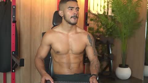 Snapshot of reik_von chatting on 15, 5, 2026 Reik online show from 15, 5, 2026