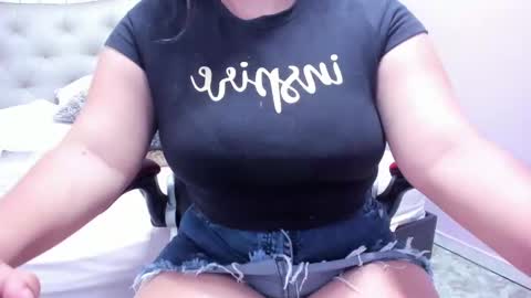 reina_loren online show from 12, 3, 2025