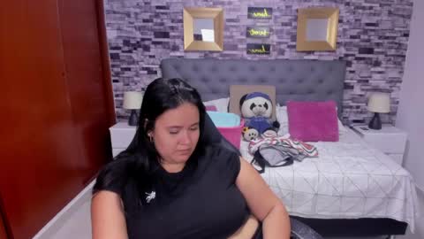 reina_loren online show from 23, 5, 2026