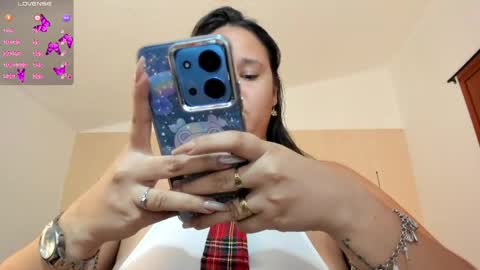 reina_loren online show from 30, 5, 2026
