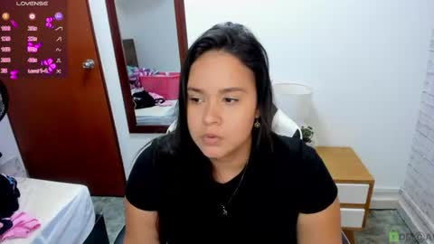 reina_loren online show from 11, 6, 2026