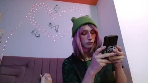 reiv_femboy online show from 16, 7, 2026