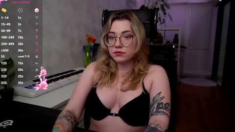 Snapshot of remywild chatting on 16, 2, 2025 RemyWild online show from 16, 2, 2025