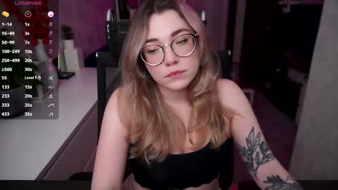 Snapshot of remywild chatting on 30, 10, 2025 RemyWild online show from 30, 10, 2025