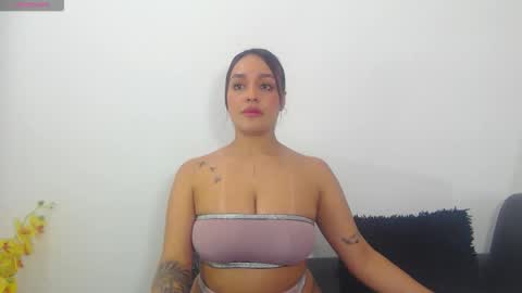 renatabrownn28 online show from 25, 4, 2026
