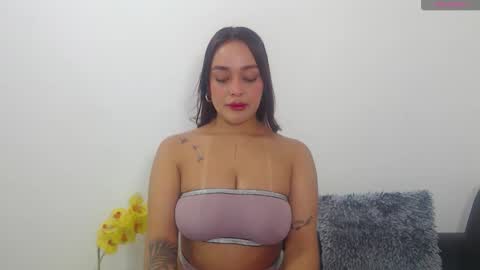 renatabrownn28 online show from 7, 6, 2026