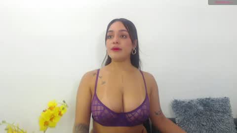 renatabrownn28 online show from 13, 6, 2026