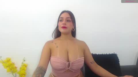 Snapshot of renatabrownn28 chatting on 25, 6, 2026 renatabrownn28 online show from 25, 6, 2026