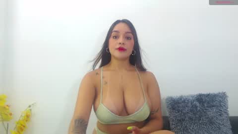 Snapshot of renatabrownn28 chatting on 7, 7, 2026 renatabrownn28 online show from 7, 7, 2026