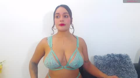 Snapshot of renatabrownn28 chatting on 29, 7, 2026 renatabrownn28 online show from 29, 7, 2026