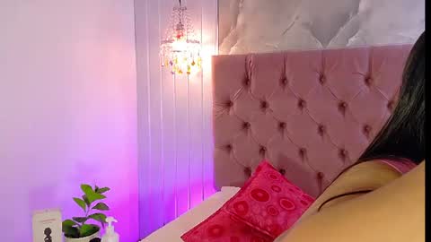 RenataPeach online show from 10, 6, 2026