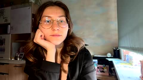 Mia online show from 3, 5, 2026